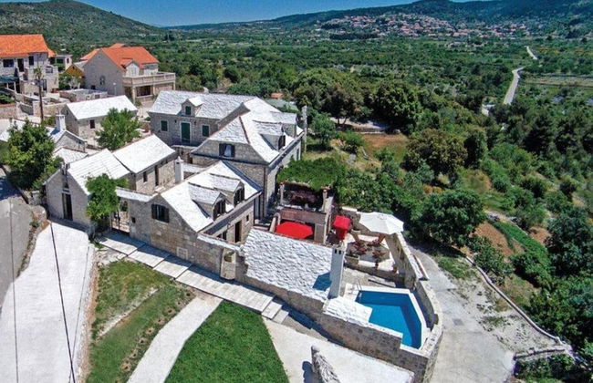 Mari 1 - With Pool - H - Photo 38