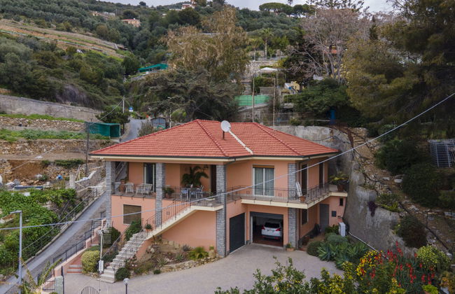 3 bedroom House in Cipressa with garden and terrace - Photo 5