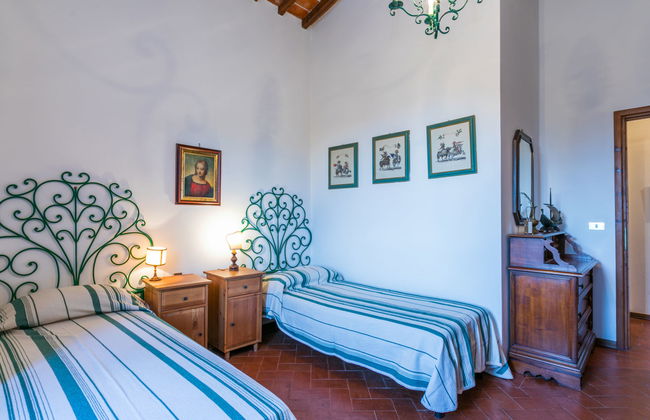 5 bedroom House in Pontassieve with garden and terrace - Photo 31