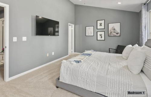 Cozy 4BR Townhome, Family Community, 40 Mins to DC - Foto 16