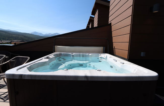 Arrow Luxury Rooftop Shopping and More! - Foto 35