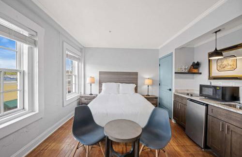 Historic Elegance Loft in Downtown Conway - Photo 6