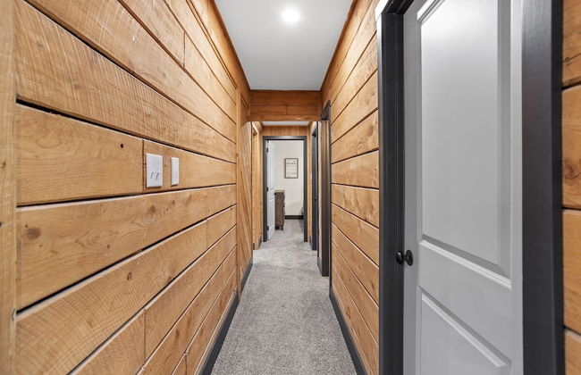 The Breck by Avantstay Modern 6bdr Cabin w/ Hot Tub & Game Room - Foto 24