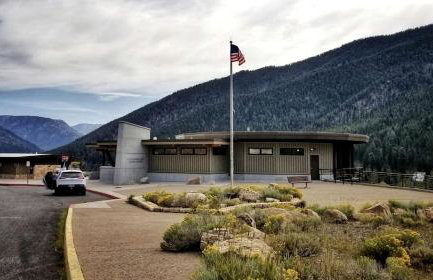 Intimate Off-Grid Cabin with Fire Pit and Mountain Views in Montana - Foto 23