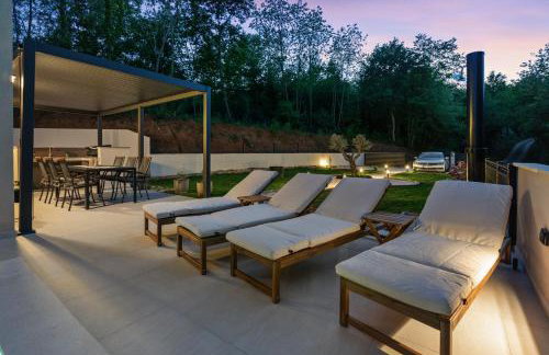 Charming Villa Harmonia with Heated pool and Indoor Jacuzzi surrounded by nature - Photo 66
