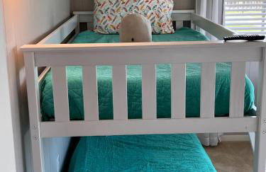 Zachary Beach House, Ocean views & walk to beach! - Foto 19