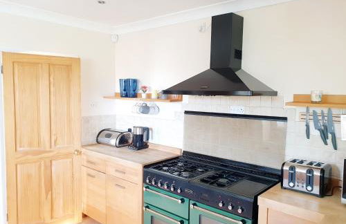 Specious 3bed property with parking & large garden - Foto 7