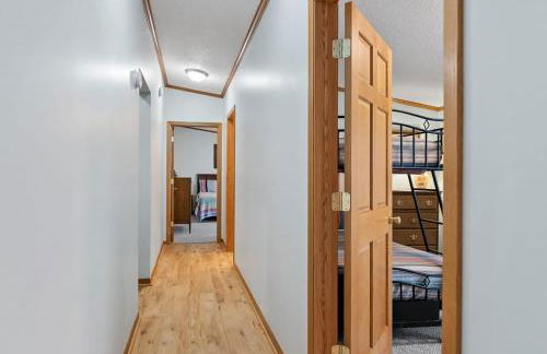 Picture Perfect Dual Home on the Lake - Foto 33