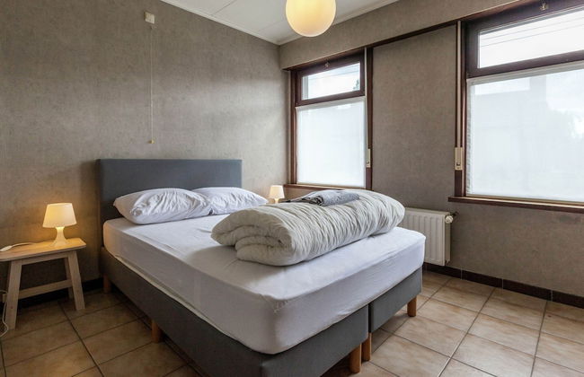 Quiet Cottage near Woods - Photo 3