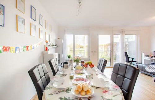 Beautiful room with balcony direction to Messe - Foto 8