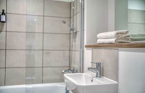 1-BR Flat in Eccles - 1 Minute Walk to Train & Tram Station - Sleeps 3 - Foto 25