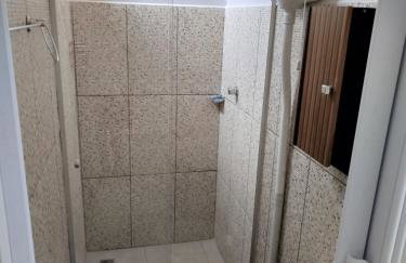 Apto 6 ótimo local próximo shopping - Foto 5