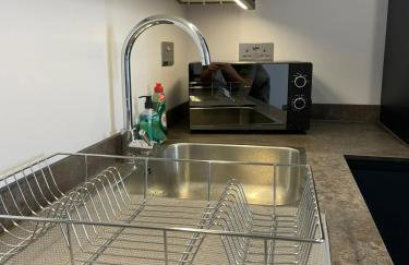 Square Flat - Modern - En-Suites - 6 Guests - Foto 9