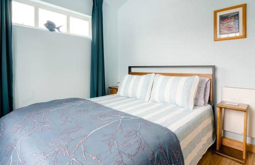 Alki Beach Cottage, NEW, 2 bedrooms, 2 bathrooms, near beach, AC, WD, Parking - Foto 16