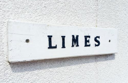 'The Limes' - Air-Con Two Double Bedroom Holiday House with Private Garden - Foto 28