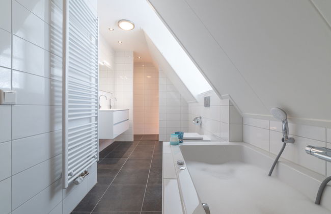 5 bedroom House in Colijnsplaat with garden and terrace - Photo 18