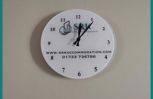 SRK Serviced Accommodation, 2 Bedroom Private Apartment, Business, Leisure, Contractors - Foto 8