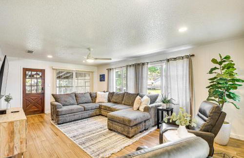 Charming Canalfront Retreat with Double Boat Slip! - Photo 5