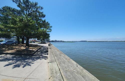 Nestled Away- Comfortable 3BDRM, Central Location - Foto 39