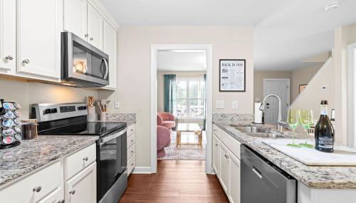 Raleigh Retreat w Fire Pit Patio & Workspace - Foto 3