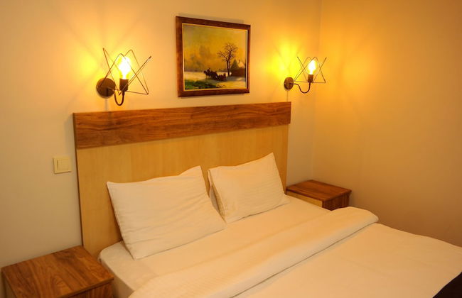 Sheriff Residence - Photo 42