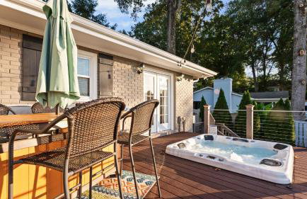 Dock Hot Tub Kayaks on Lake Norman Lakeside Gem by AvantStay - Foto 26