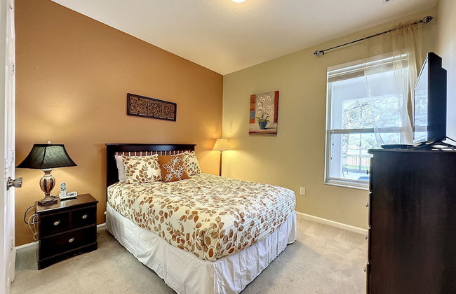 This Amazing 6 Bedroom Property With a Lake View - Foto 20