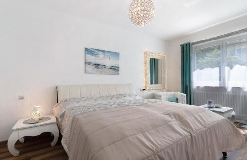 Lopezan home and living - Photo 13