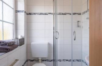 Gästehaus Olympia Wilhelmshaven - Moderne Einzelzimmer mit eigenem Bad für Monteure - Foto 8