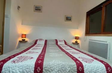 Maison chaleureuse à Saint-Aventin avec jardin et vue montagne - Foto 10