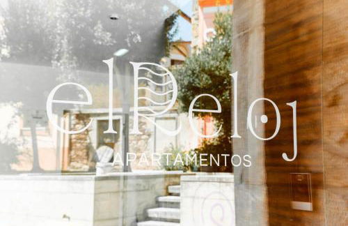 Apartamentos El Reloj - Foto 1