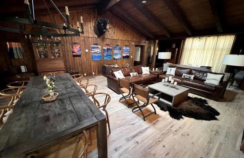 Elegant Western-Style Vacation Rental with Mountain Views near Madison River in Ennis, Montana - Foto 2