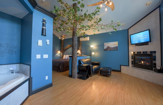 Eureka Springs Treehouses, Hobbit Caves & Castles - Photo 29