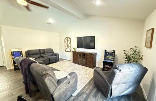 DFW Oasis with Pool and Hot Tub - Photo 54