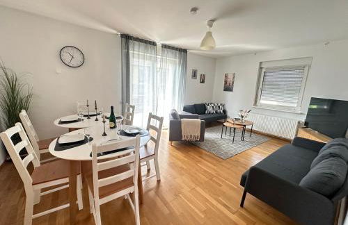 8 Einzelbetten Böblingen I 6 Schlafzimmer I 2 sep Ebenen I 2 Bäder, 2 sep WC I Messe, A81 I Monteure, Teams - Foto 1