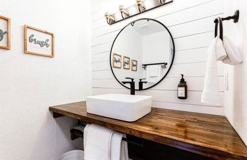 Scandi Chic-mins to KSU, Sleeps 5, wKing, pet friendly - Foto 34