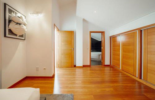 Pool & Cinema Villa by Vacationy - Foto 24