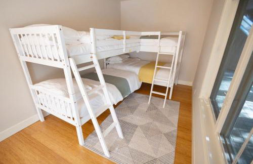 Cascadia Family Mansion, Hot Tub, Game Room, Gym! - Foto 22