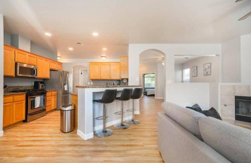 Central Bliss near parks & shops - Photo 4