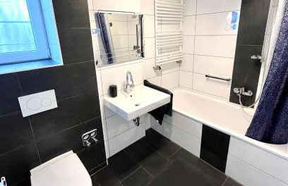 Ganze Wohnung - Parkplatz - Wi-fi - Küche - Balkon - Foto 6