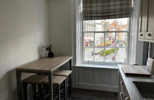 Sterling Stylish 2 bedroom Central Modern Apartment - Photo 8