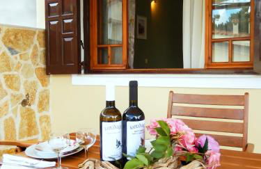 Portico Cozy Home - Photo 17