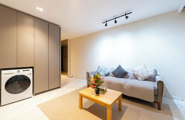 Moonway Luxury Suites At Eaton Residence - Photo 73