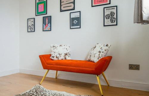 Modern Home with Games Room, Watford - Foto 27