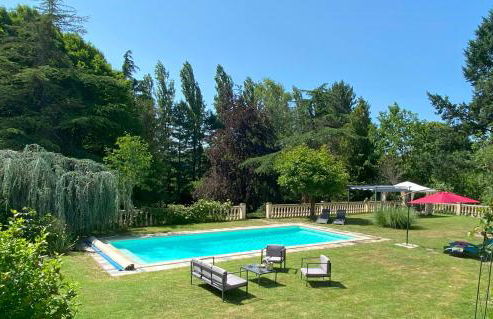 Modern Gîte In The Heart Of Château De Champagnat - Foto 1