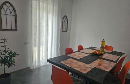 Warburg, FeWo "Sweet Home" 2,5 Zi- EG-separater Eingang - Parkplatz - Terasse- komfortabel,renoviert - Foto 6