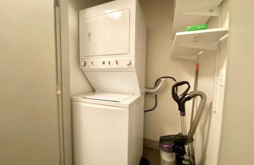 Old Town North Jewel! Near Breweries and River! - Foto 33