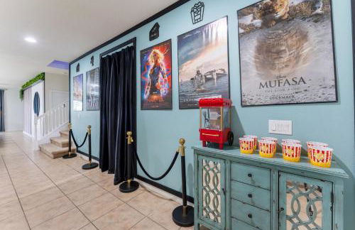 Luxury 8BR Villa with Pool, Spa, Theater & Game Room near Disney - Foto 58