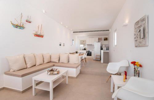 Deluxe Maisonette With Private Jacuzzi - Photo 12