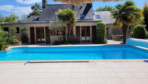 Maisons de Familles Beautiful beachfront home with a spa pool - Photo 1